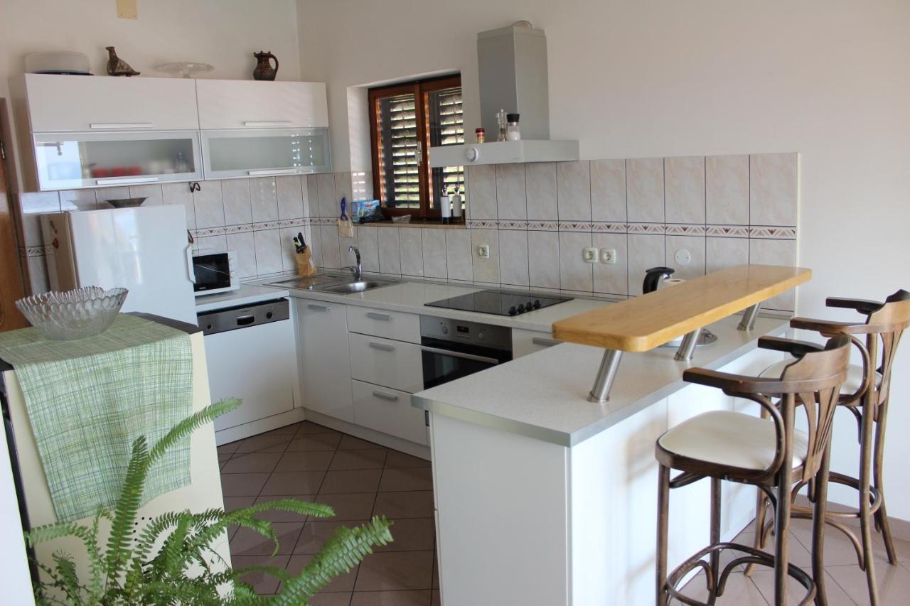 Apartment Benten Drvenik (Split-Dalmatia)